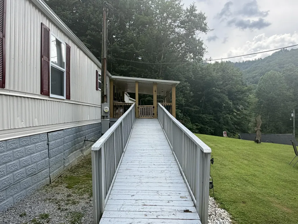 60 Beech Grove Lane Harlan KY 40831