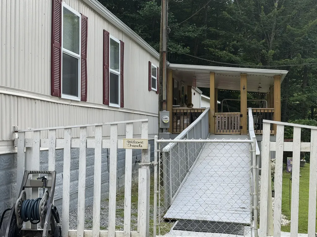 60 Beech Grove Lane Harlan KY 40831