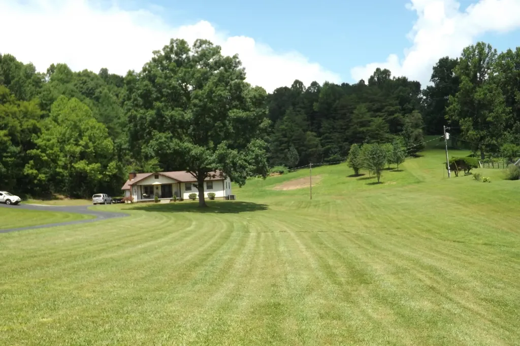 6556 Barbourville Road London KY 40744