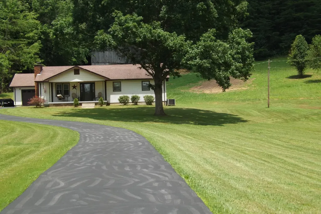 6556 Barbourville Road London KY 40744