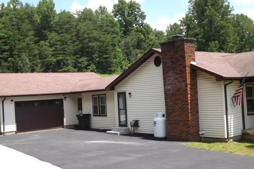 6556 Barbourville Road London KY 40744