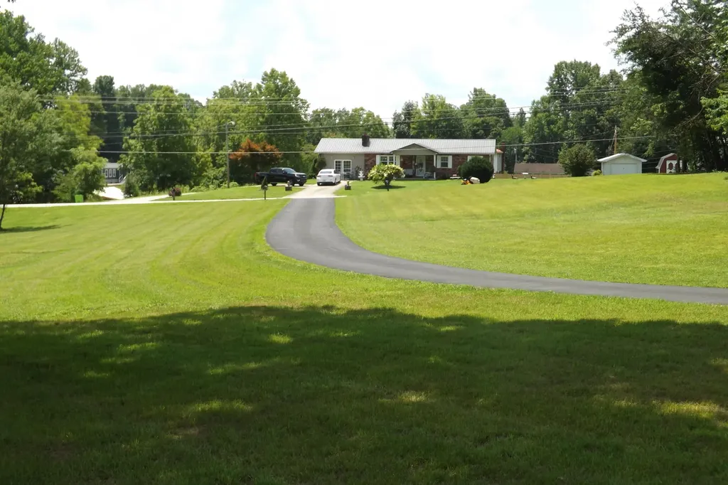 6556 Barbourville Road London KY 40744