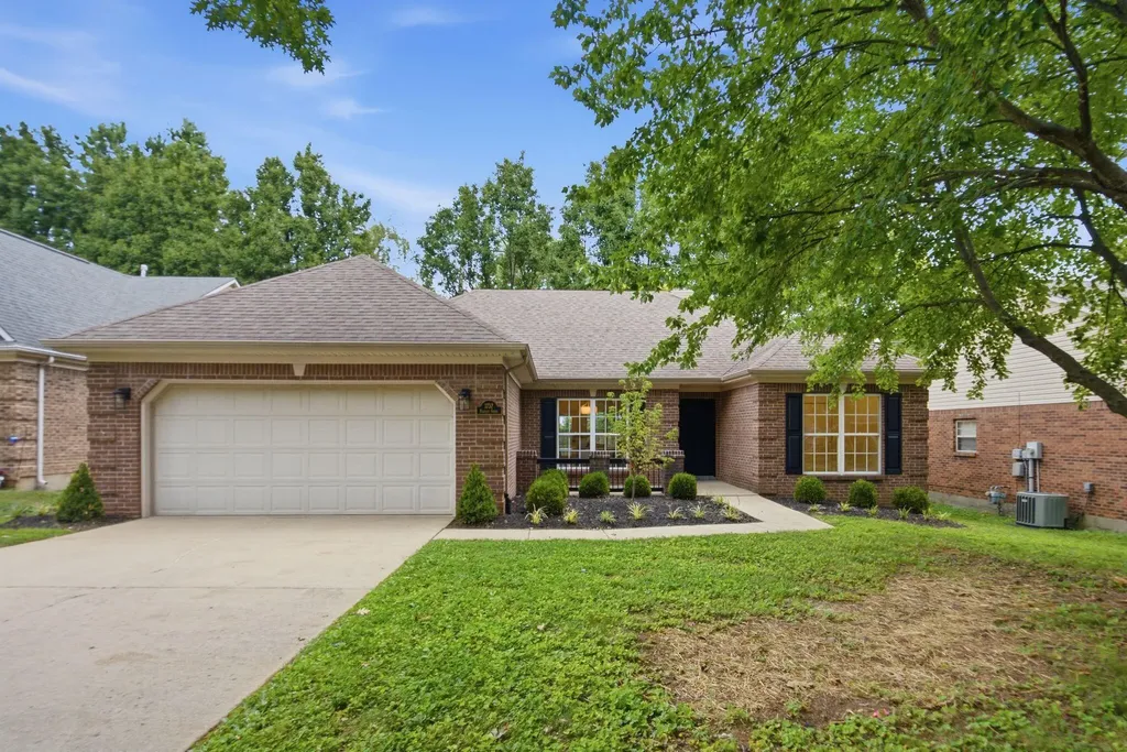1737 Headley Green Lexington KY 40504