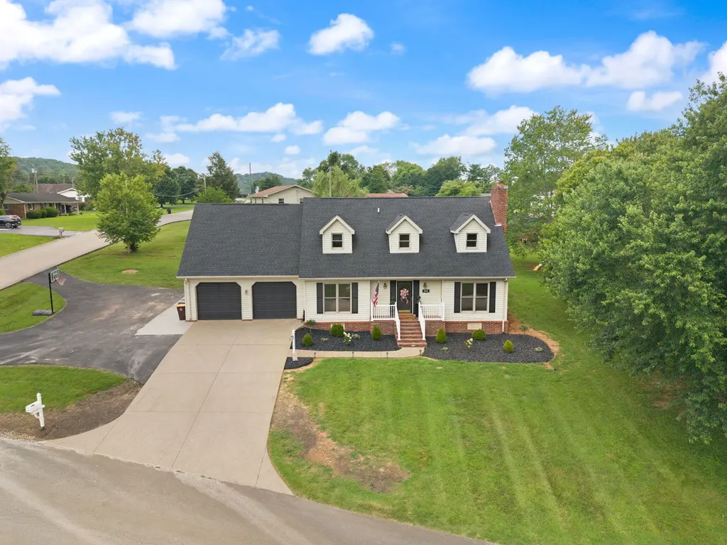 111 S Maplewood Drive Somerset KY 42501