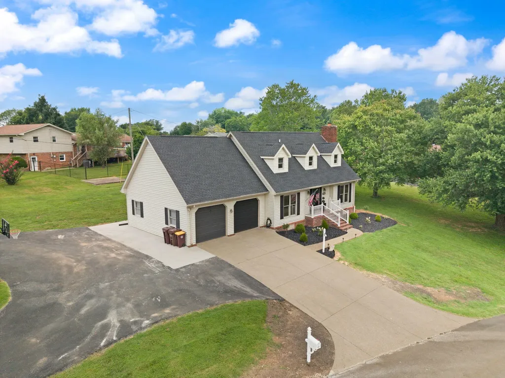 111 S Maplewood Drive Somerset KY 42501