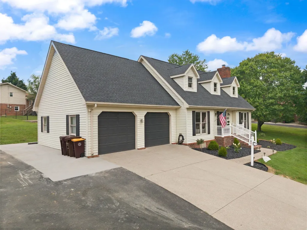 111 S Maplewood Drive Somerset KY 42501