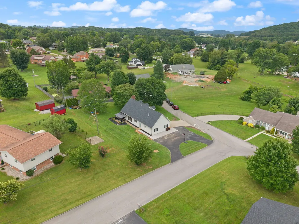 111 S Maplewood Drive Somerset KY 42501