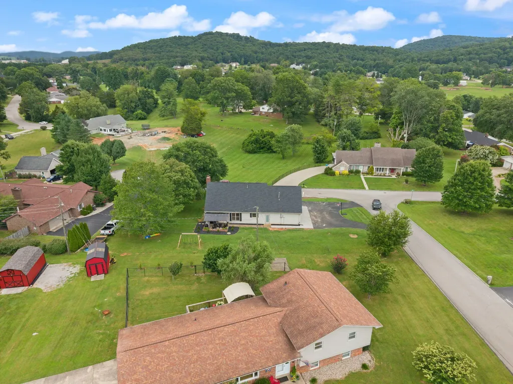 111 S Maplewood Drive Somerset KY 42501