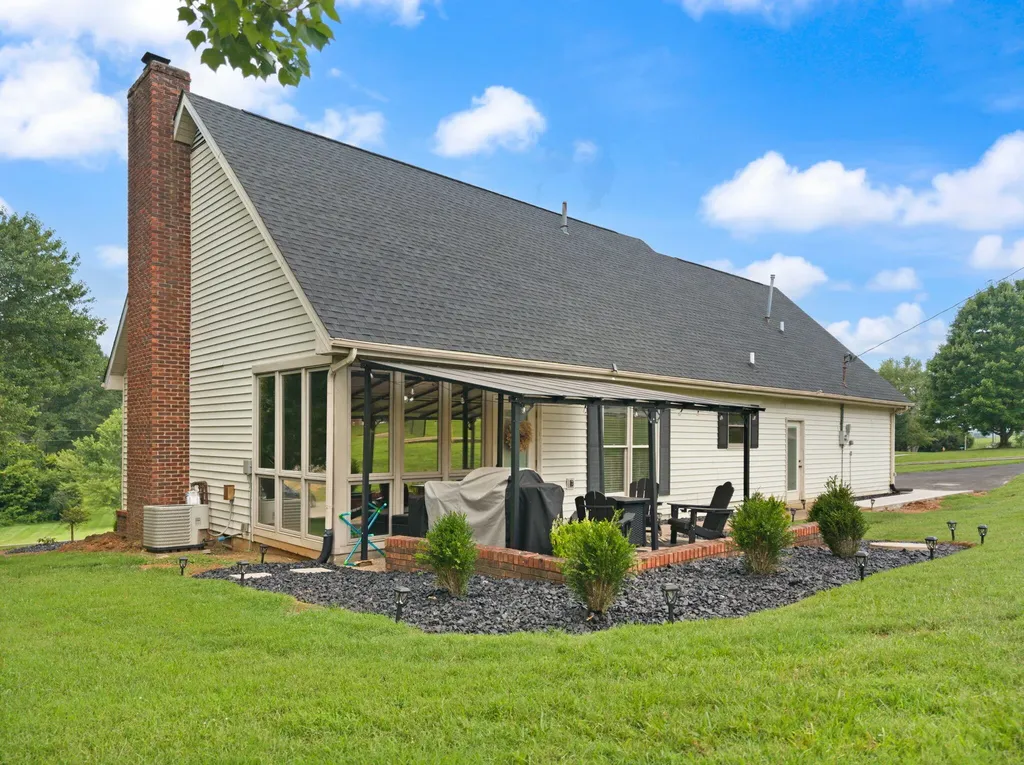 111 S Maplewood Drive Somerset KY 42501