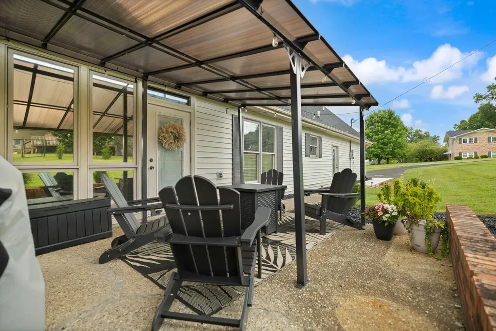 111 S Maplewood Drive Somerset KY 42501