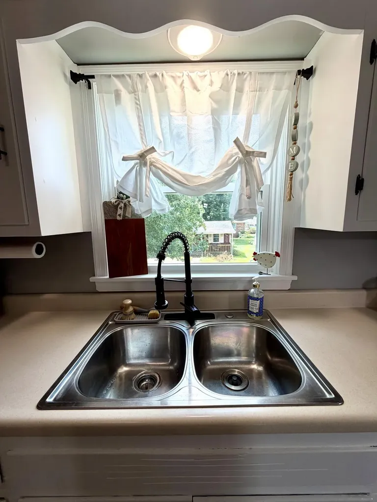 404 College Manor Harrodsburg KY 40330
