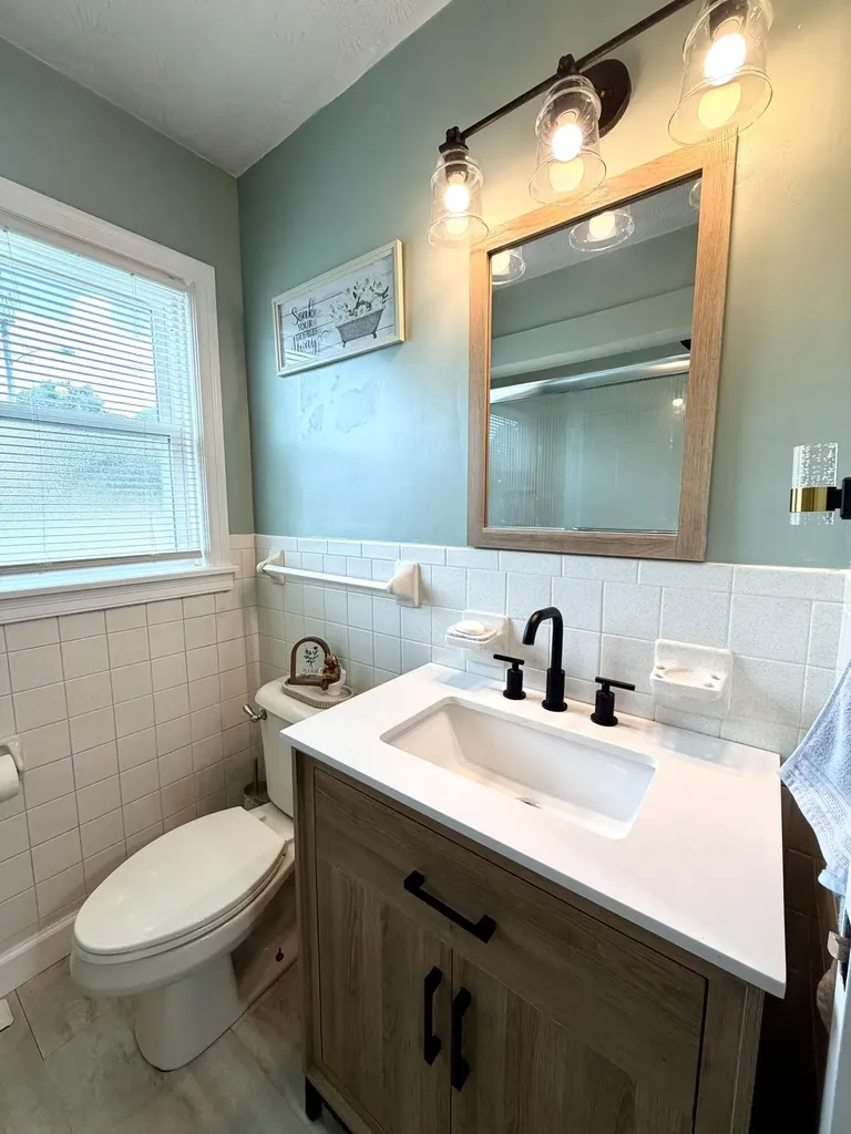 404 College Manor Harrodsburg KY 40330