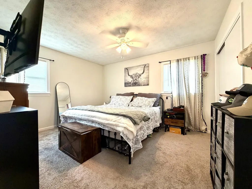 404 College Manor Harrodsburg KY 40330