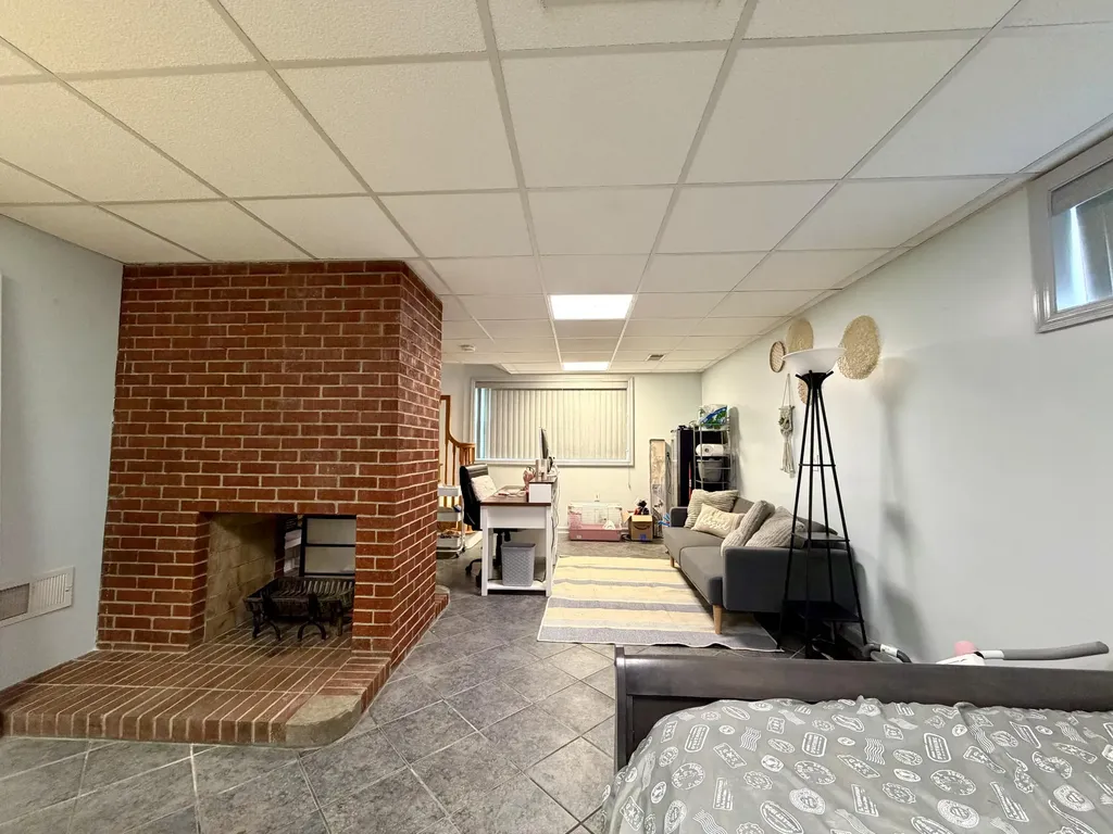 404 College Manor Harrodsburg KY 40330