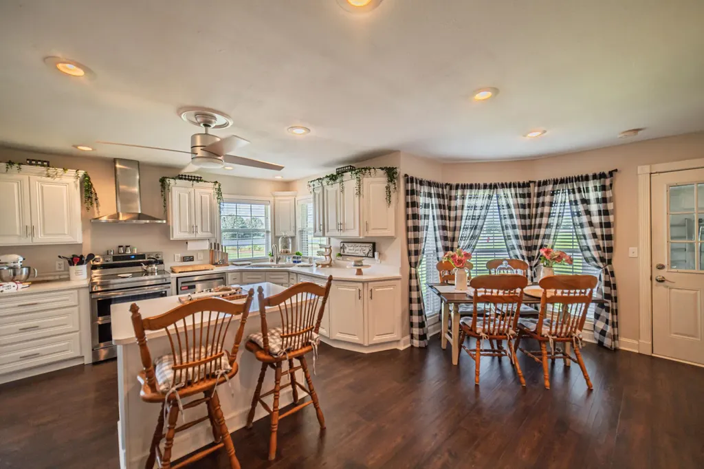 173 Elwood Gordon Drive Benton KY 42025