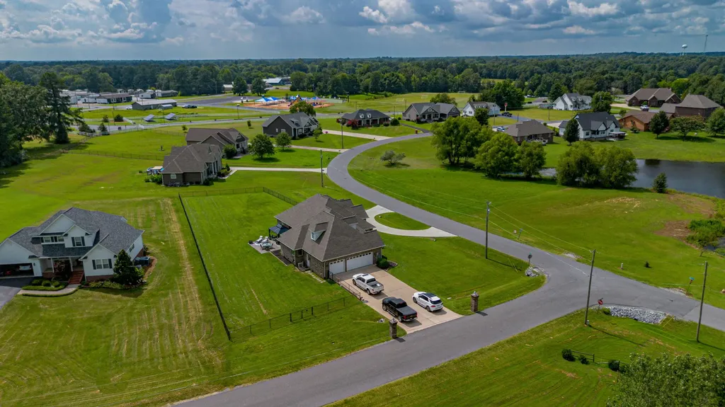 173 Elwood Gordon Drive Benton KY 42025