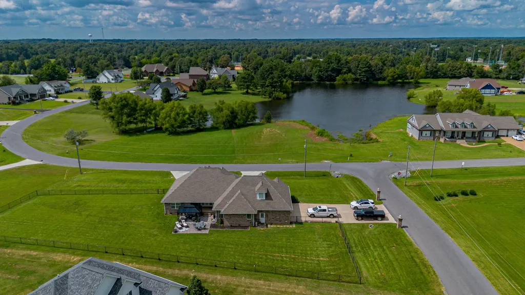 173 Elwood Gordon Drive Benton KY 42025