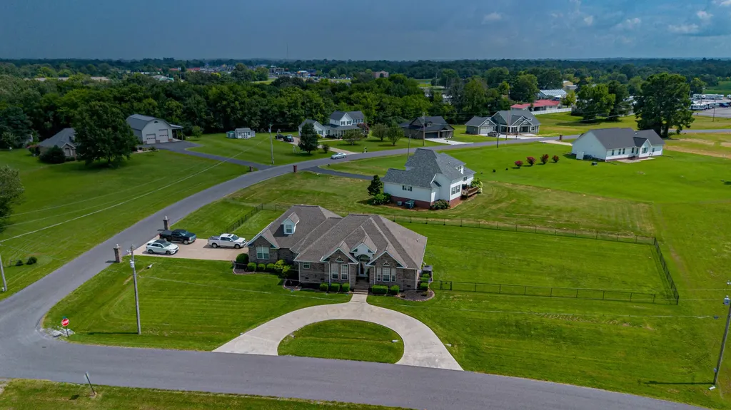 173 Elwood Gordon Drive Benton KY 42025
