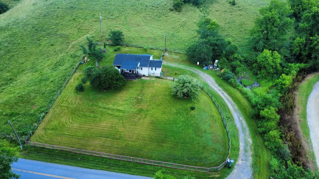 7440 Cream Alley Road Jeffersonville KY 40337