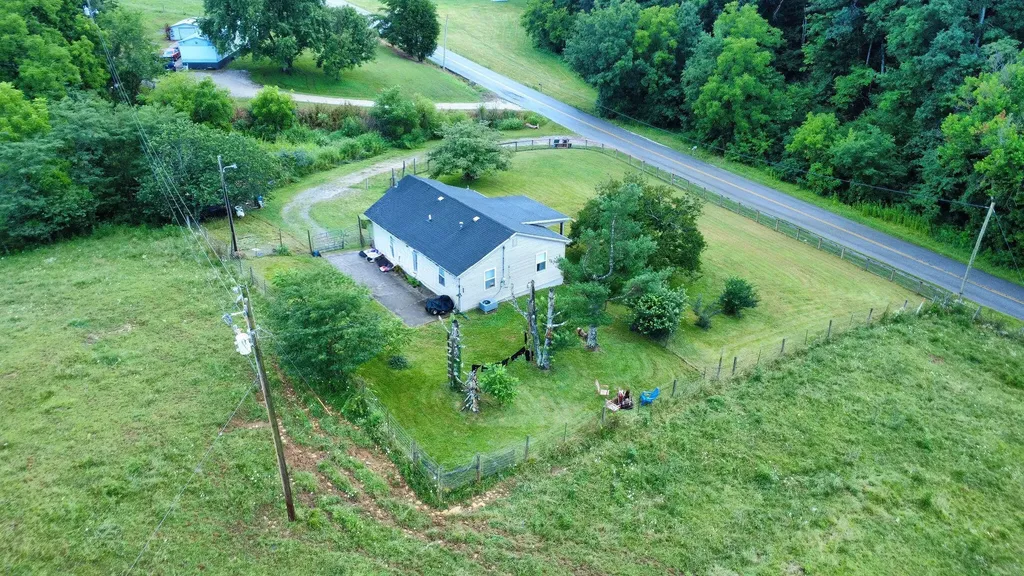 7440 Cream Alley Road Jeffersonville KY 40337
