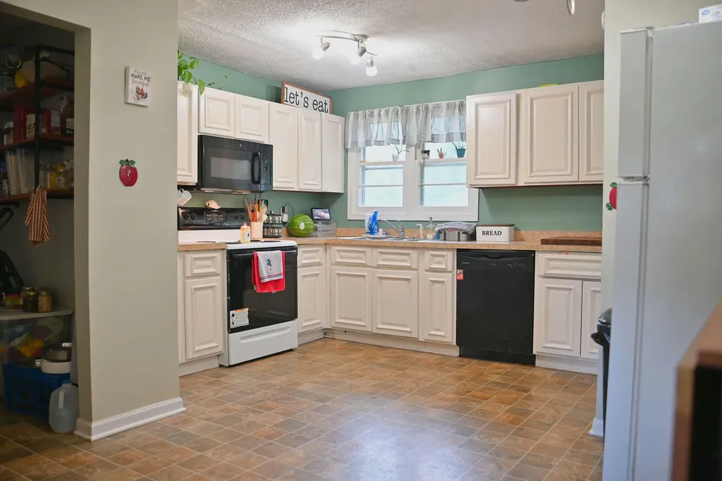 7440 Cream Alley Road Jeffersonville KY 40337