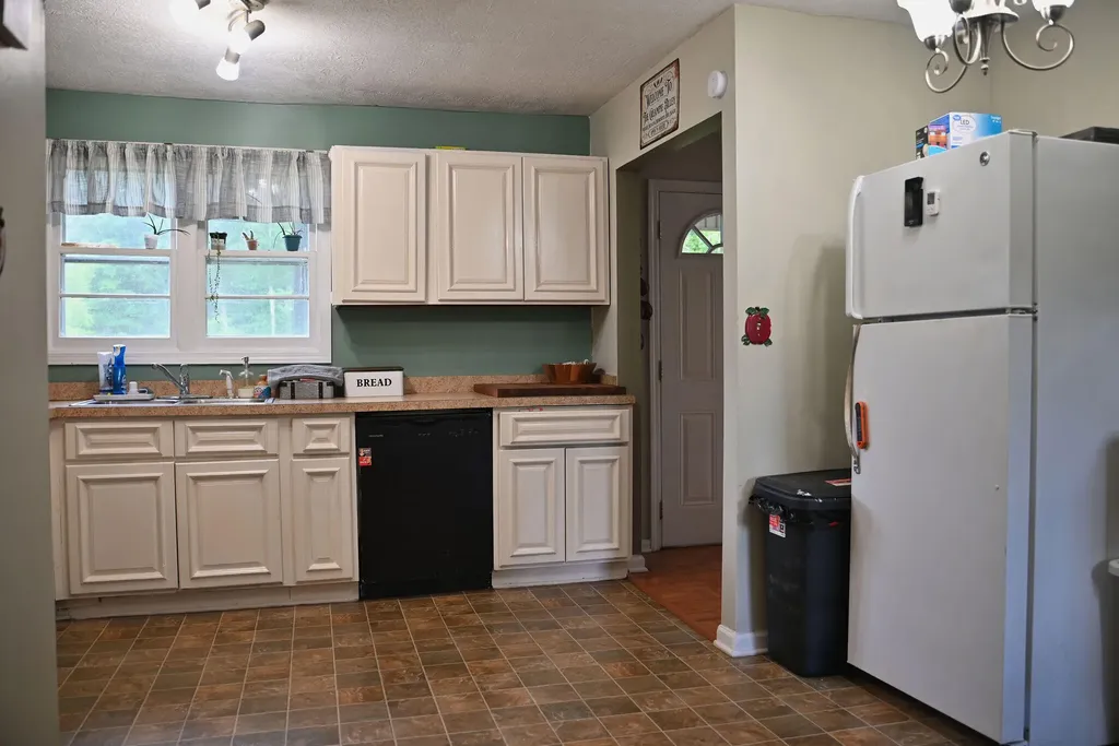 7440 Cream Alley Road Jeffersonville KY 40337