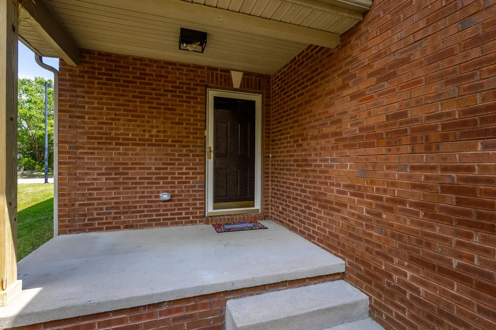 2276 Stone Garden Lane Lexington KY 40513