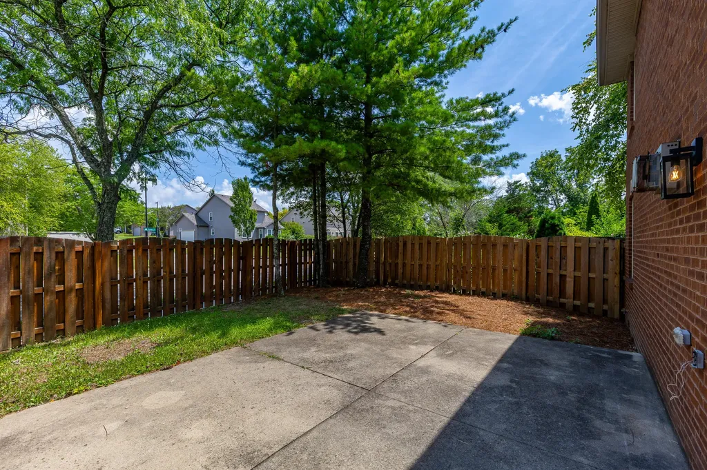 2276 Stone Garden Lane Lexington KY 40513