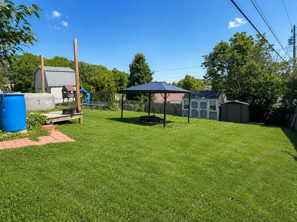 17 Apache Trail Winchester KY 40391