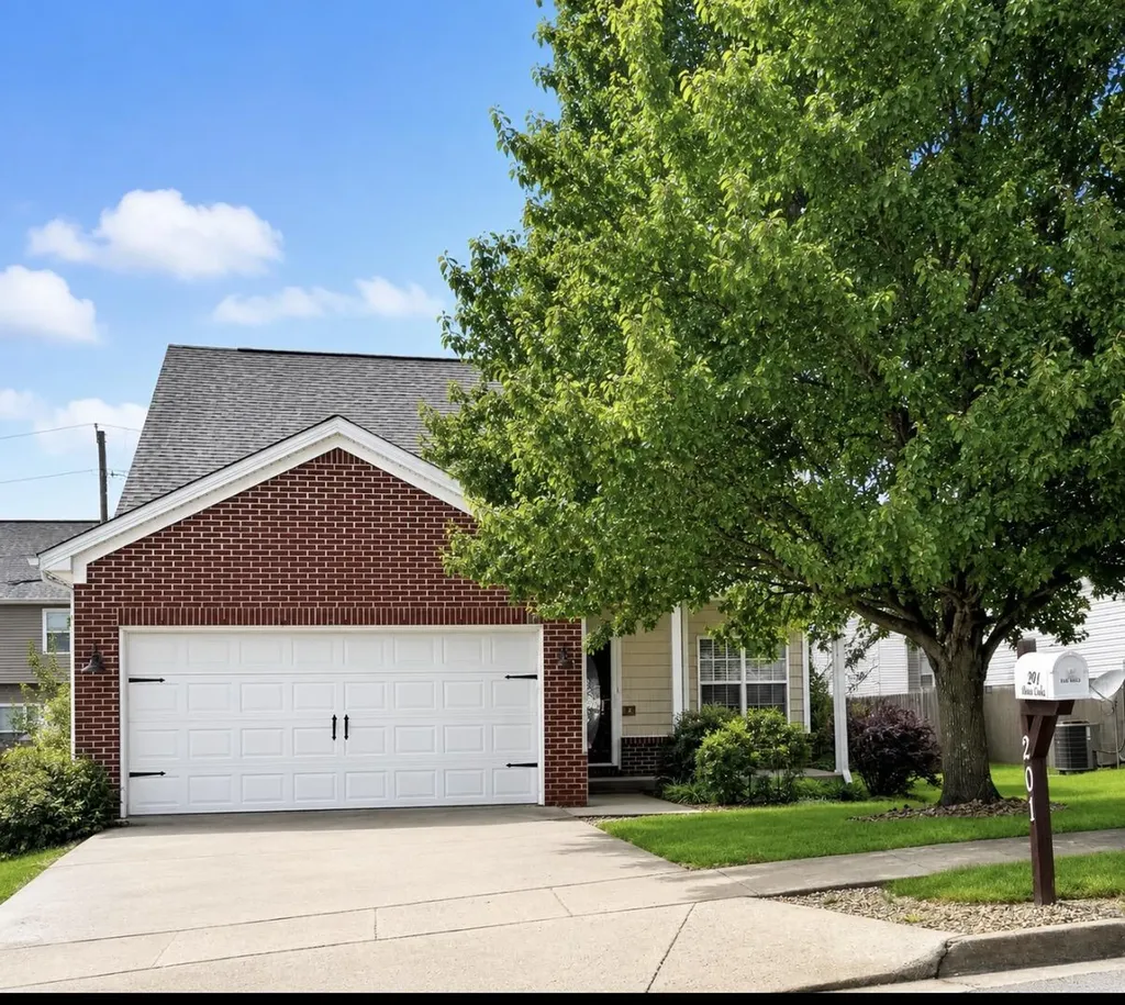 201 Christa Lane Nicholasville KY 40356