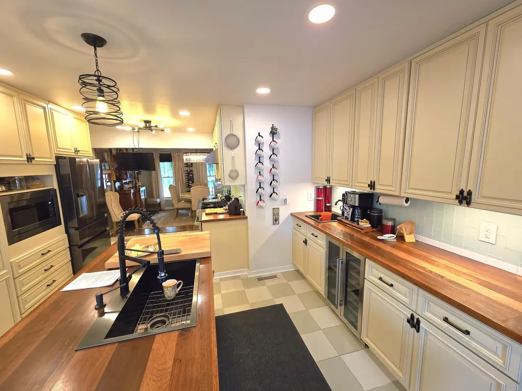 330 Stonecreek Place Paducah KY 42003