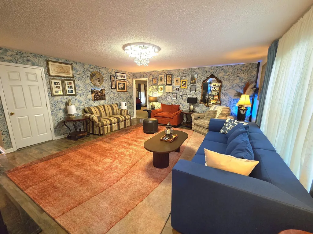 330 Stonecreek Place Paducah KY 42003