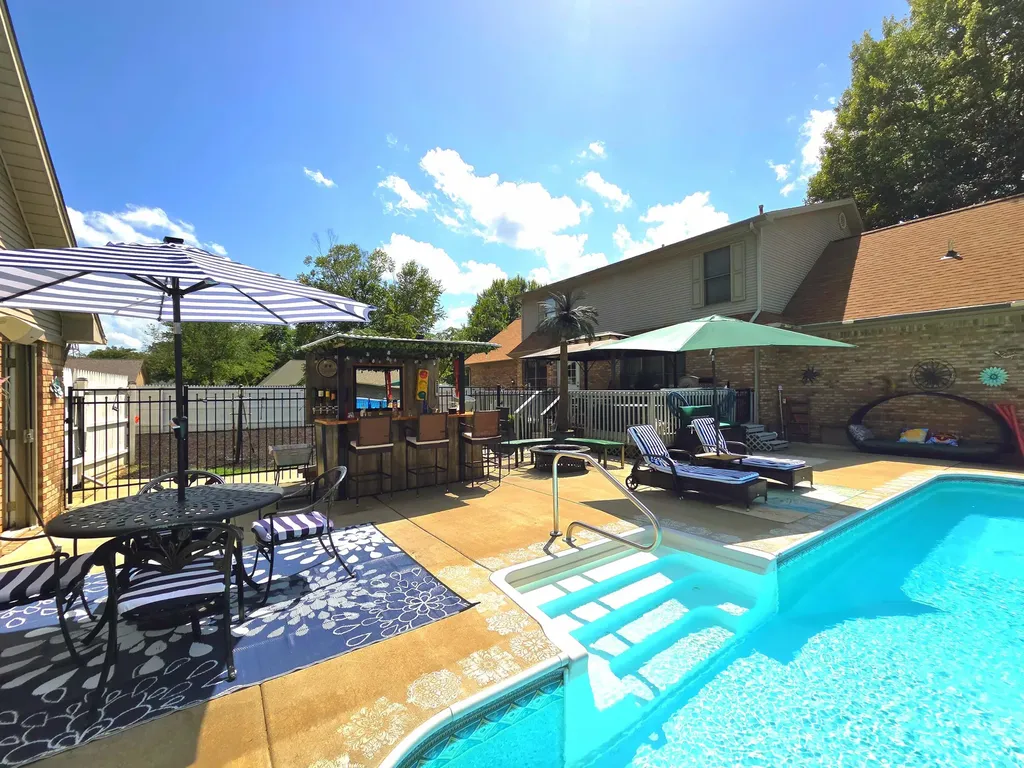 330 Stonecreek Place Paducah KY 42003