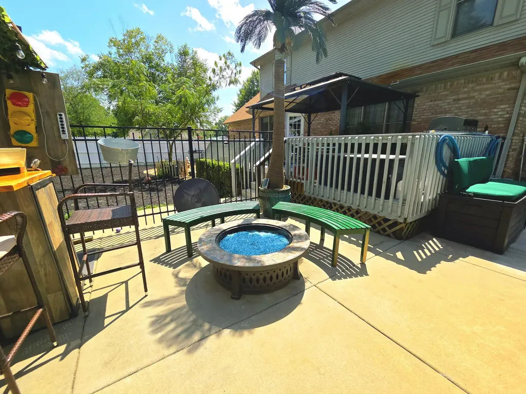 330 Stonecreek Place Paducah KY 42003