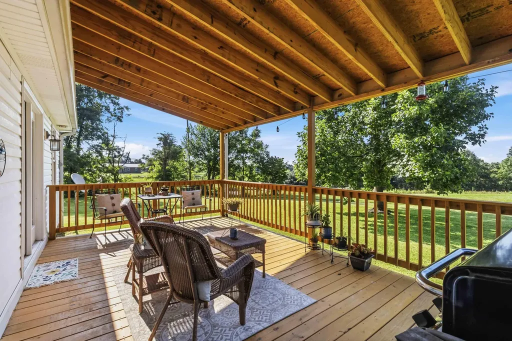 1655 Tick Ridge Road Waynesburg KY 40489