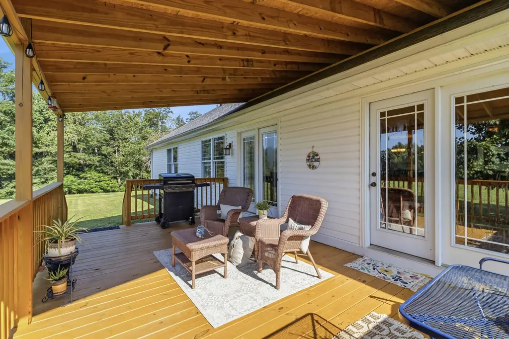 1655 Tick Ridge Road Waynesburg KY 40489