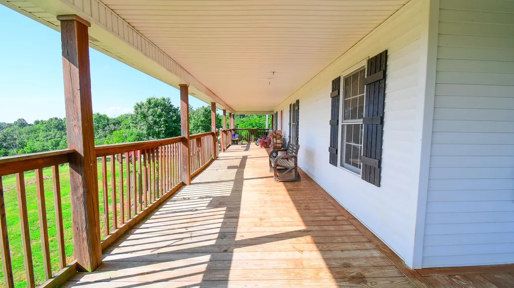 2010 Grapevine Road Harrodsburg KY 40330
