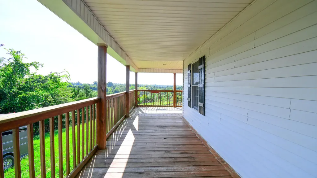 2010 Grapevine Road Harrodsburg KY 40330