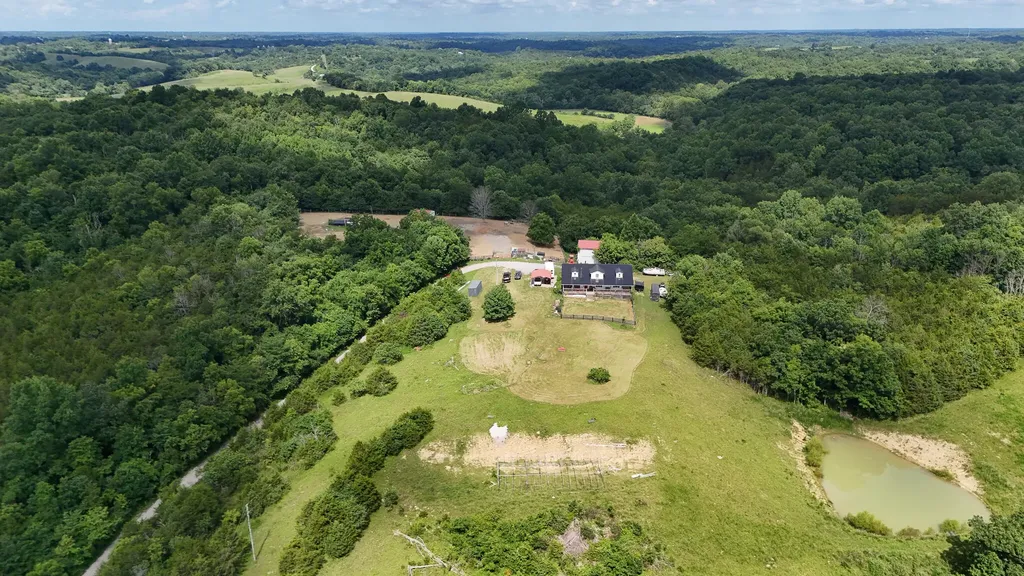 2010 Grapevine Road Harrodsburg KY 40330