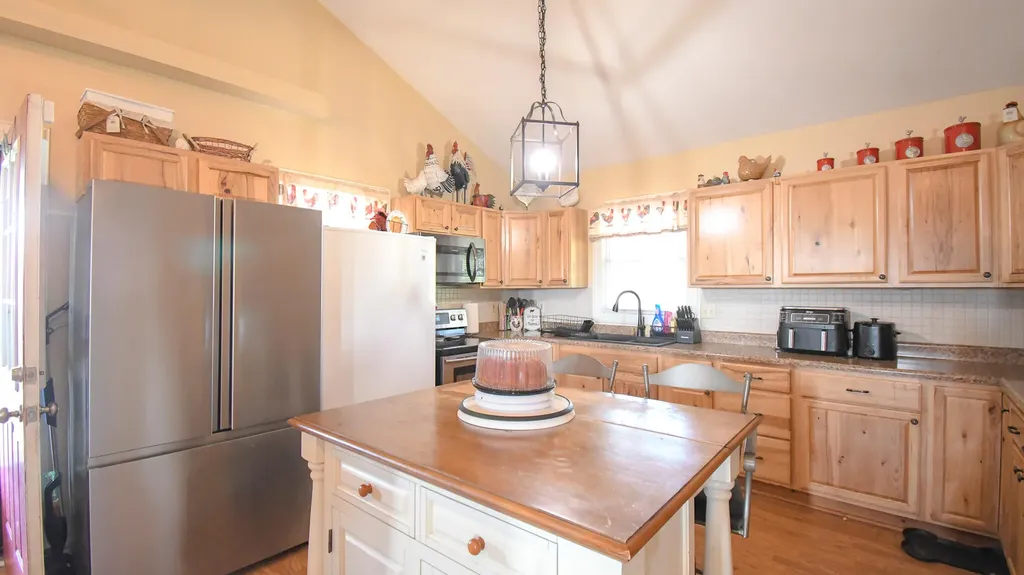 2010 Grapevine Road Harrodsburg KY 40330