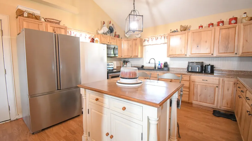 2010 Grapevine Road Harrodsburg KY 40330