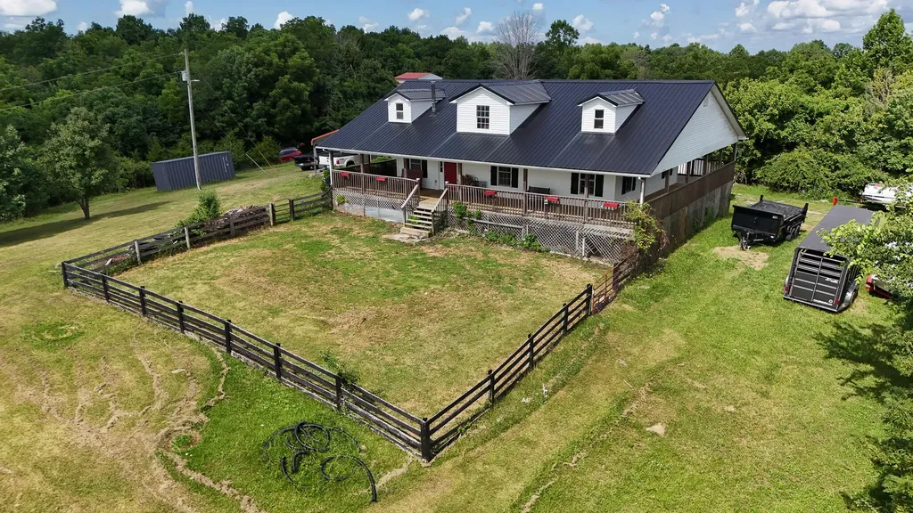 2010 Grapevine Road Harrodsburg KY 40330