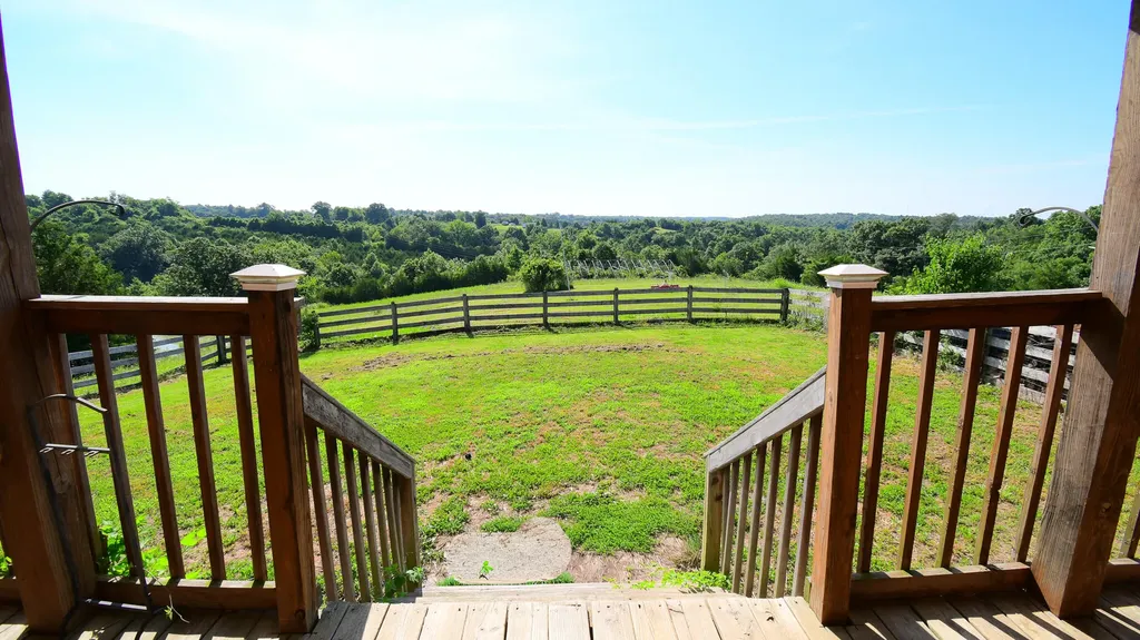 2010 Grapevine Road Harrodsburg KY 40330