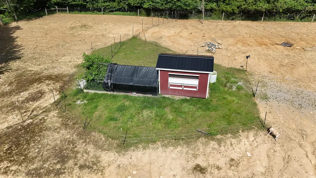 2010 Grapevine Road Harrodsburg KY 40330