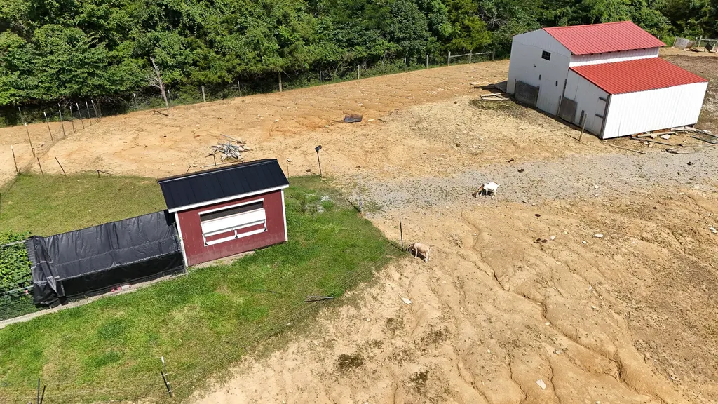 2010 Grapevine Road Harrodsburg KY 40330
