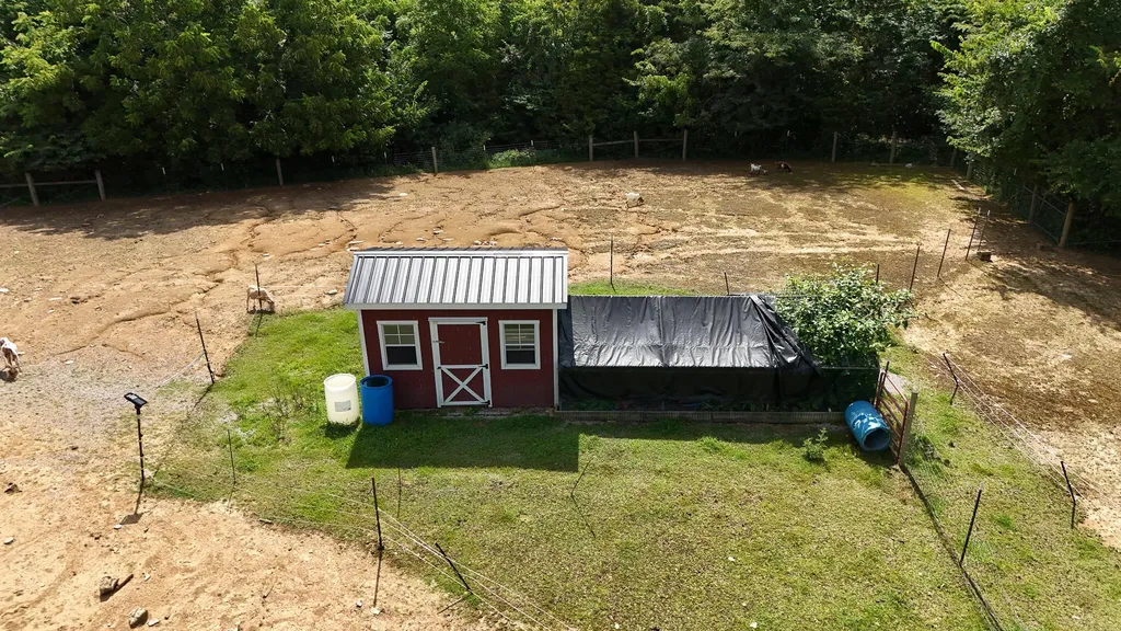 2010 Grapevine Road Harrodsburg KY 40330