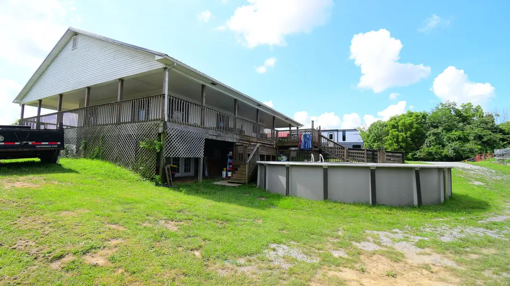 2010 Grapevine Road Harrodsburg KY 40330