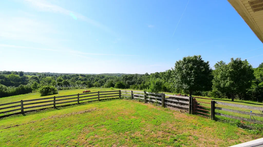 2010 Grapevine Road Harrodsburg KY 40330