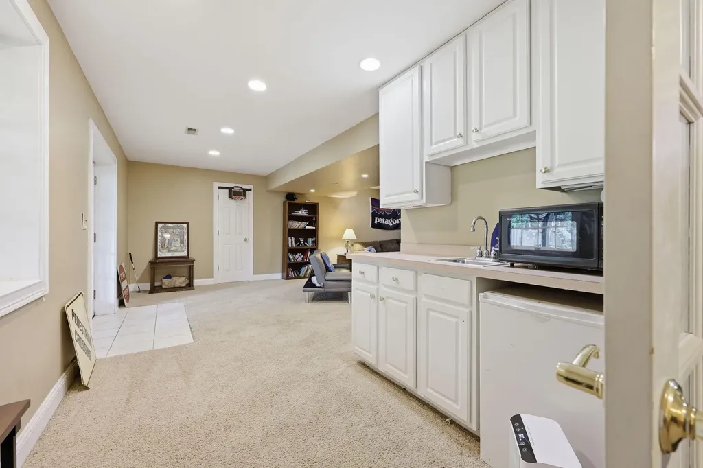 2441 Doubletree Court Lexington KY 40514