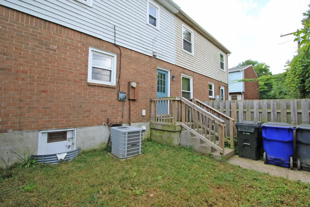207 Hedgewood Court Lexington KY 40509